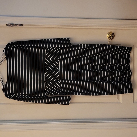 NWOT Sandra Darren Striped Three Quarter Sleeve Midi Dress - Picture 9 of 11